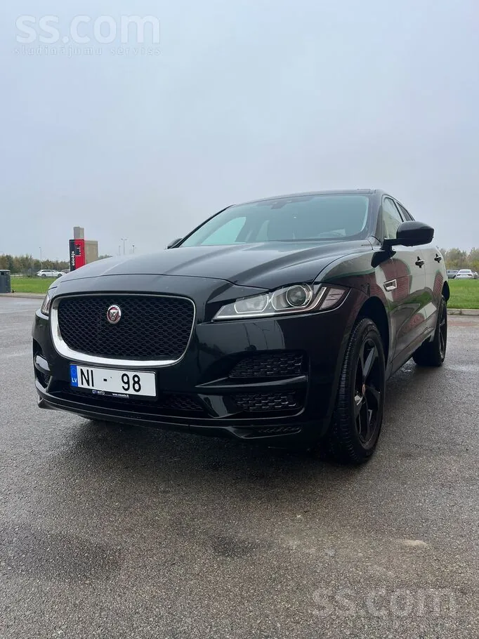 Jaguar F-Pace