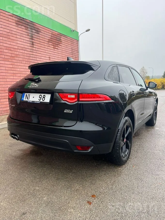 Jaguar F-Pace 2017 photo 4