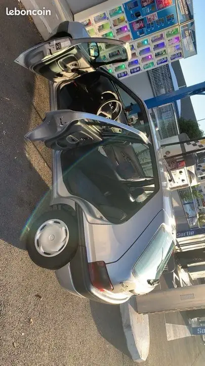 Citroen Saxo 1997 photo 3