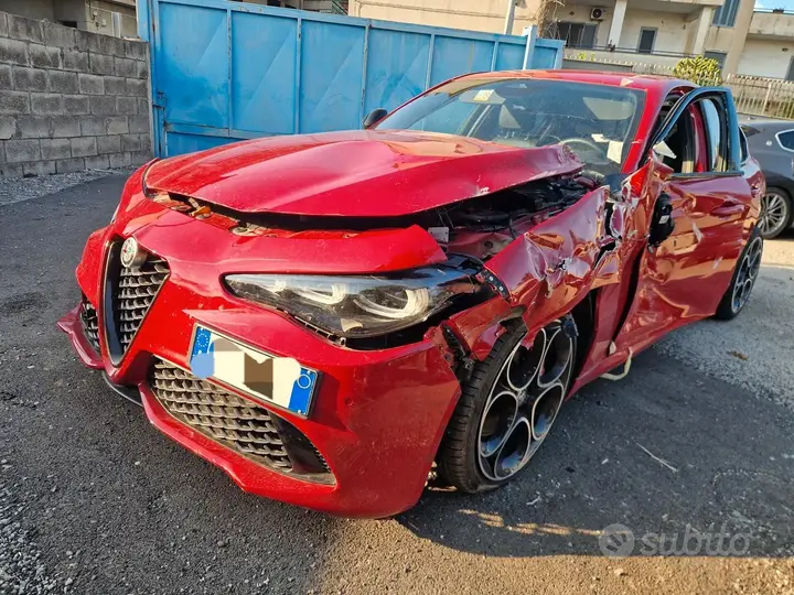 Alfa Romeo Giulia 2024 photo 2