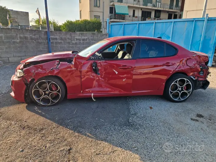 Alfa Romeo Giulia 2024 photo 3