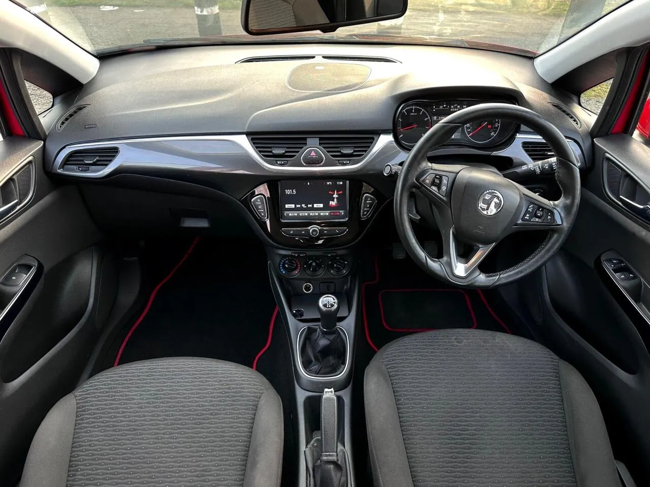 Vauxhall Corsa 2016 photo 2