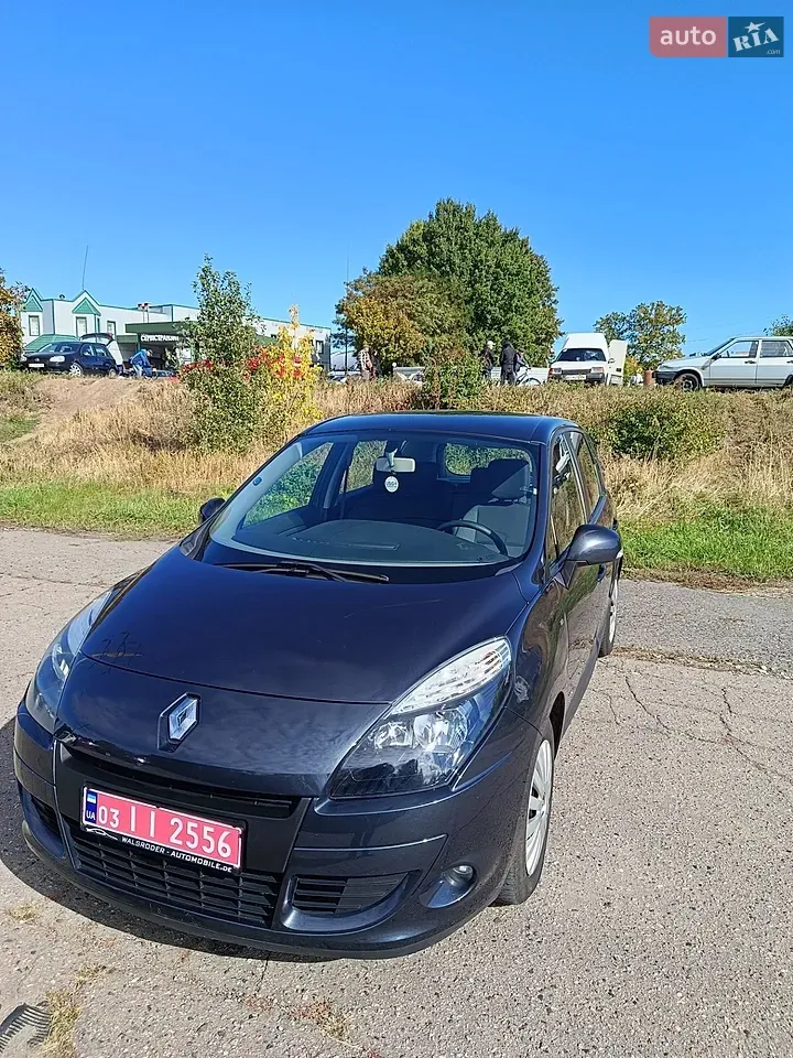 Renault Scenic 2012 photo 3
