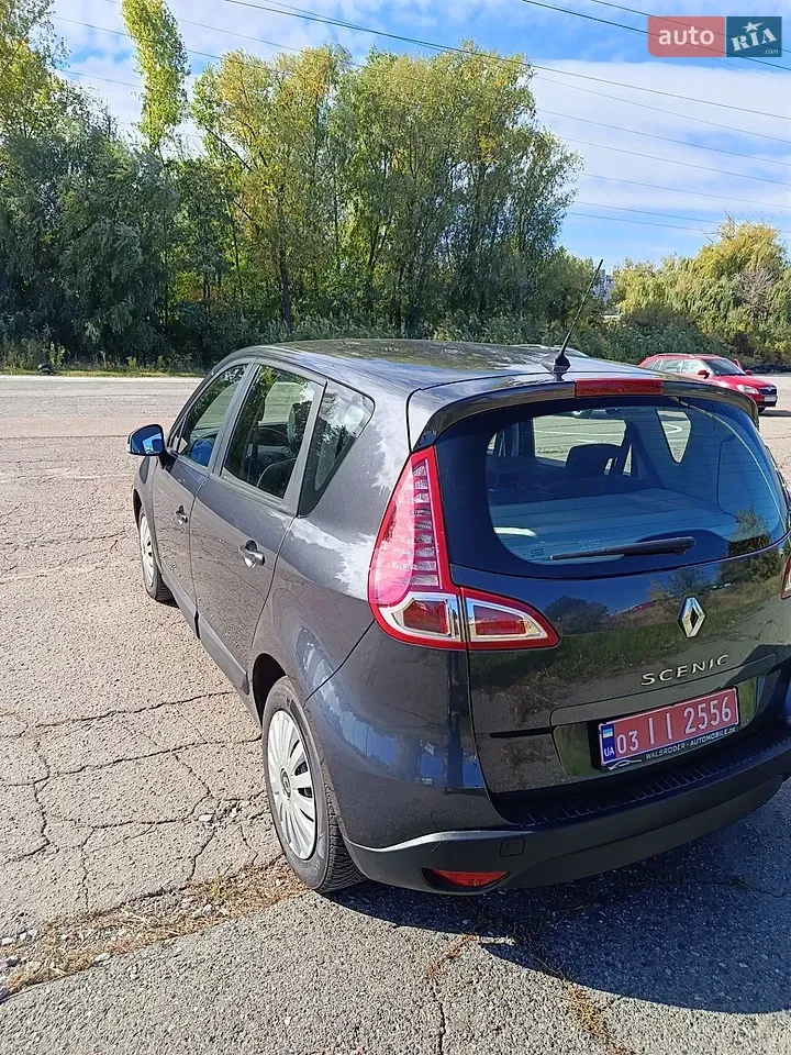 Renault Scenic 2012 photo 5