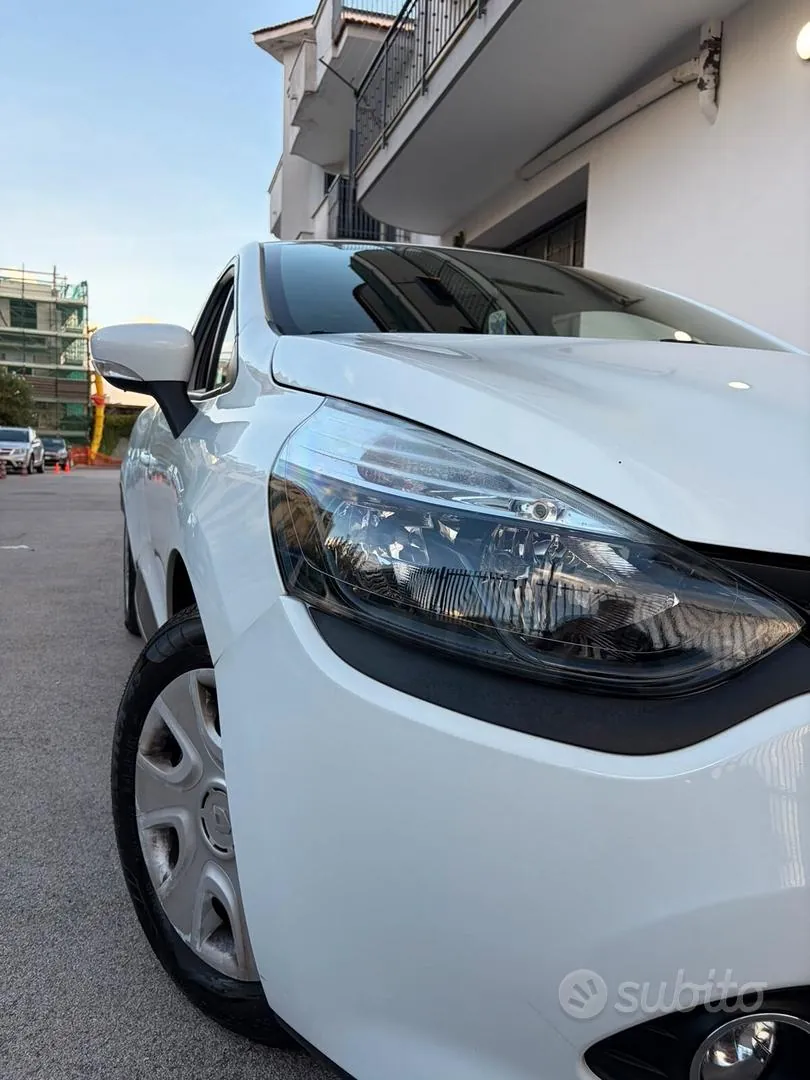 Renault Clio 2015 photo 2