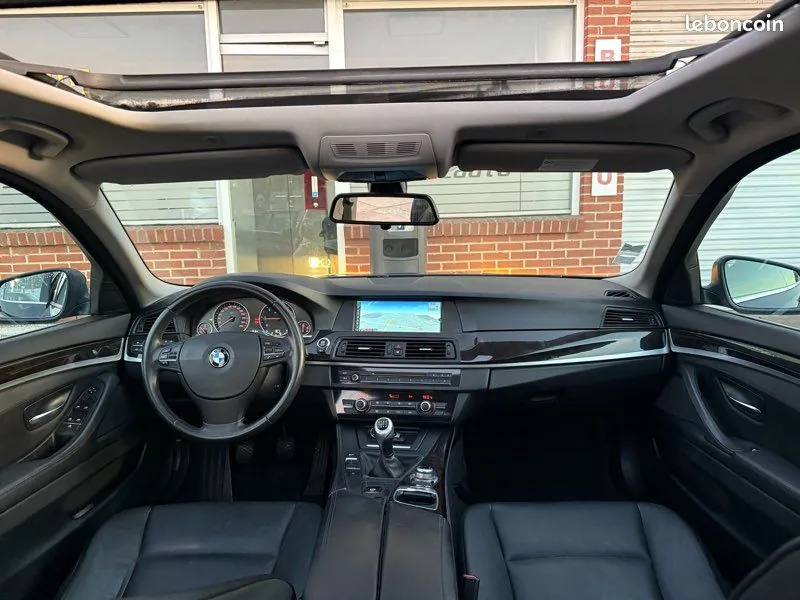BMW 5 Series 2012 photo 2