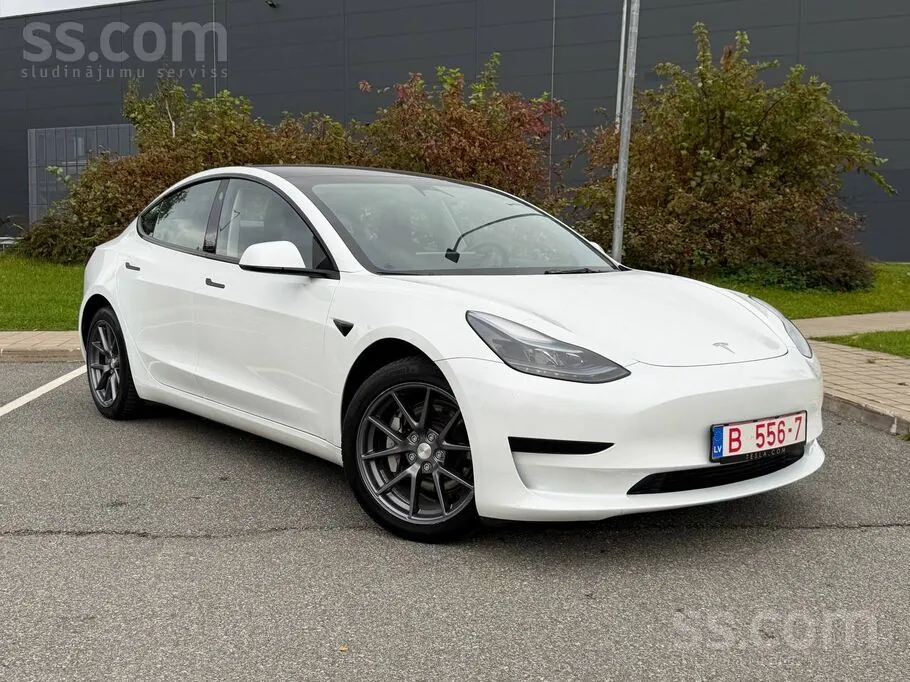 Tesla Model 3 2023 photo 3