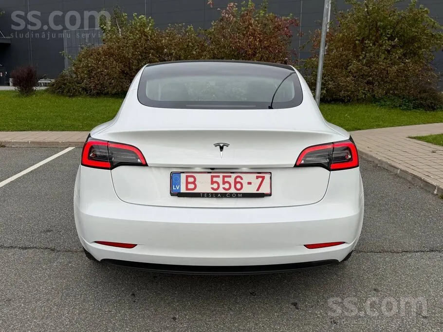 Tesla Model 3 2023 photo 5