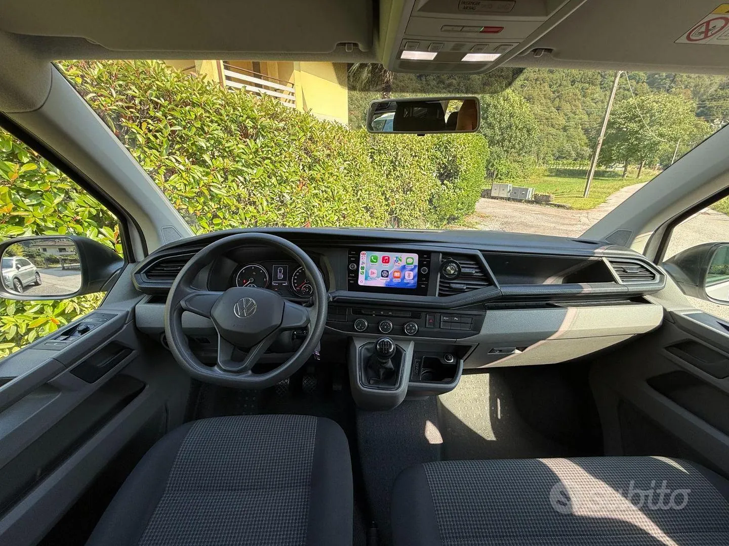 Volkswagen Transporter 2021 photo 2