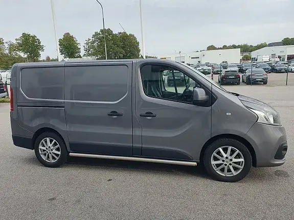 Renault Trafic 2015 photo 2