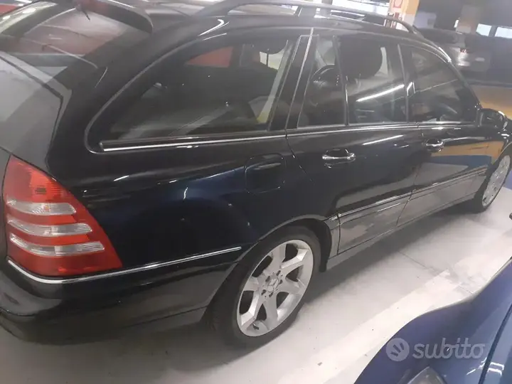 Mercedes-Benz C-Class 2007 photo 2
