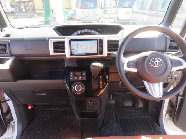 Toyota Pixis Mega 2019 photo 2