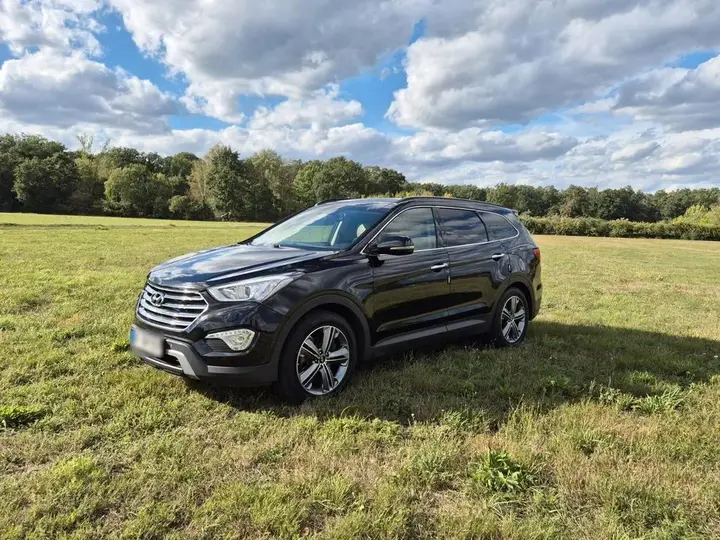 Hyundai Grand Santa Fe