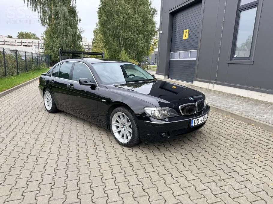 BMW 740