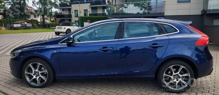 Volvo V40 2015 photo 2