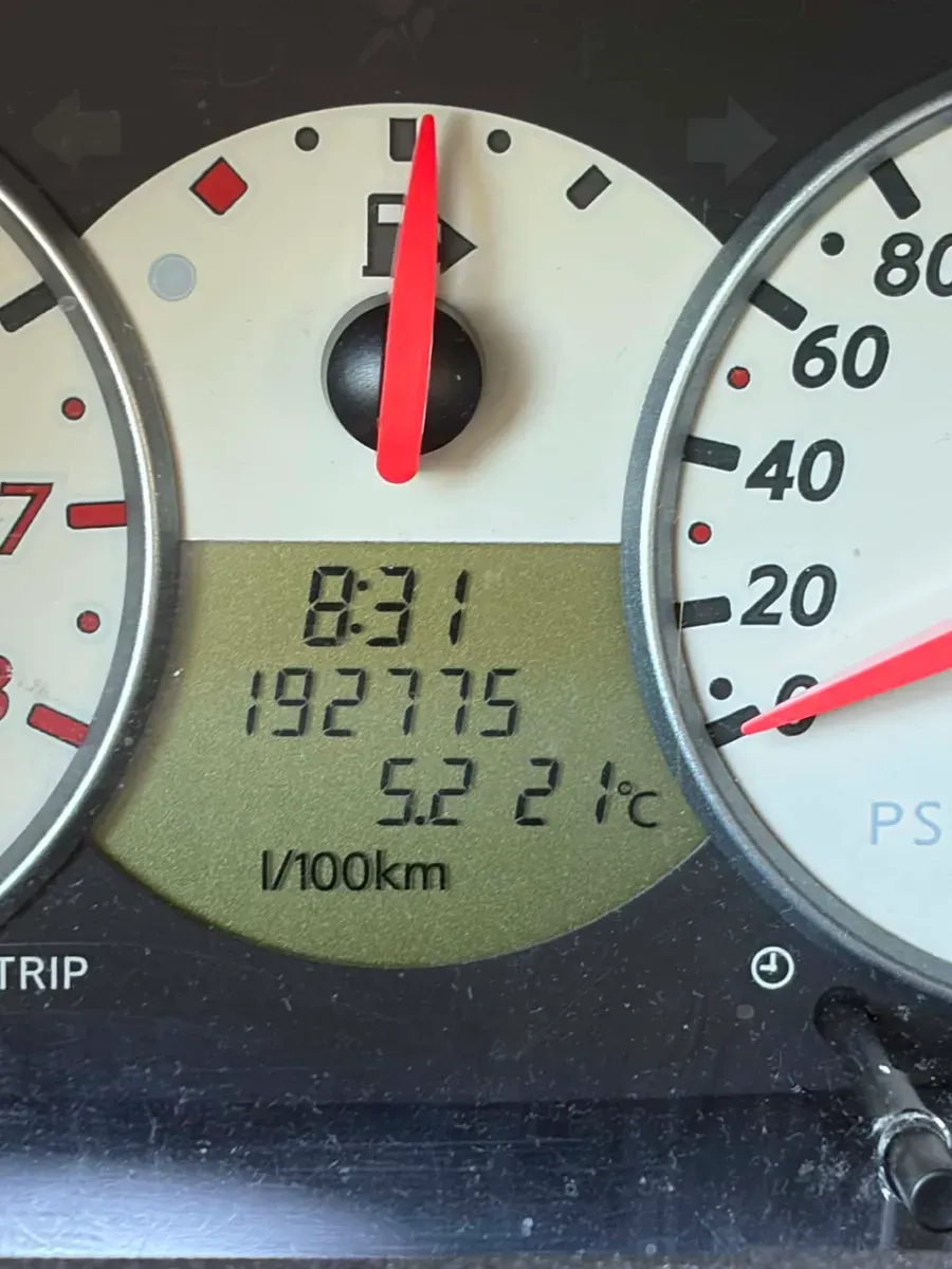 Nissan Micra 2005 photo 2