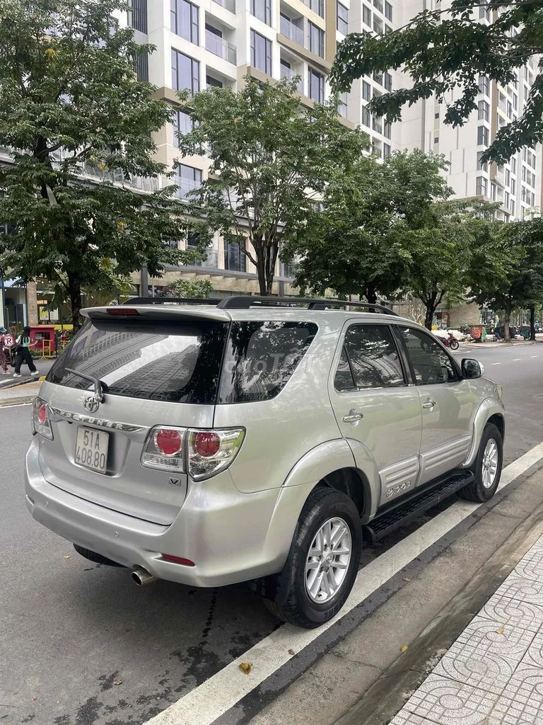 Toyota Fortuner 2013 photo 5
