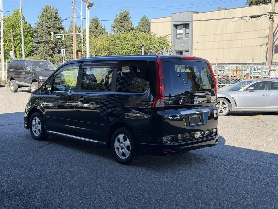 Nissan Serena 2008 photo 5
