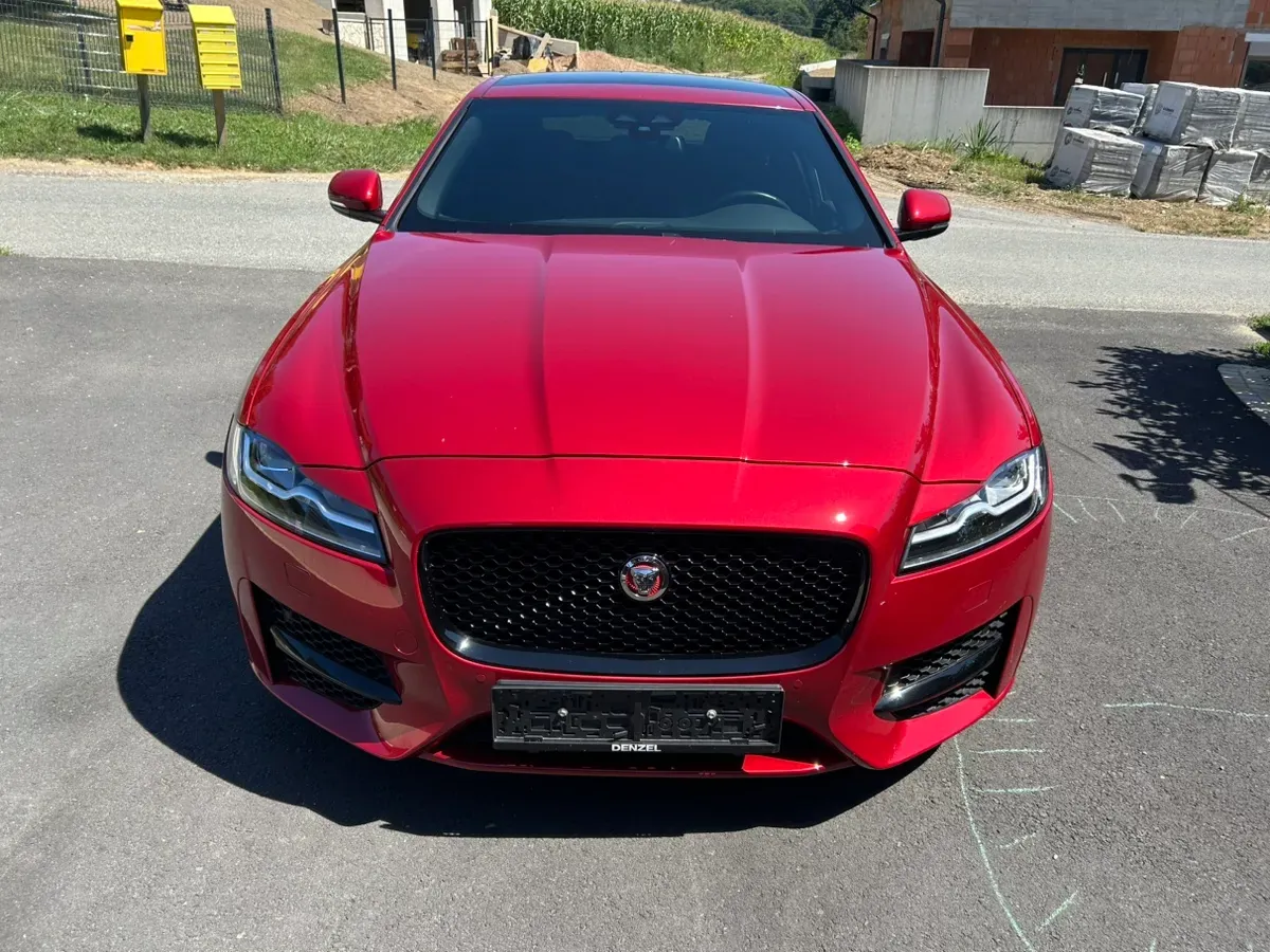 Jaguar Xf 2017 photo 2