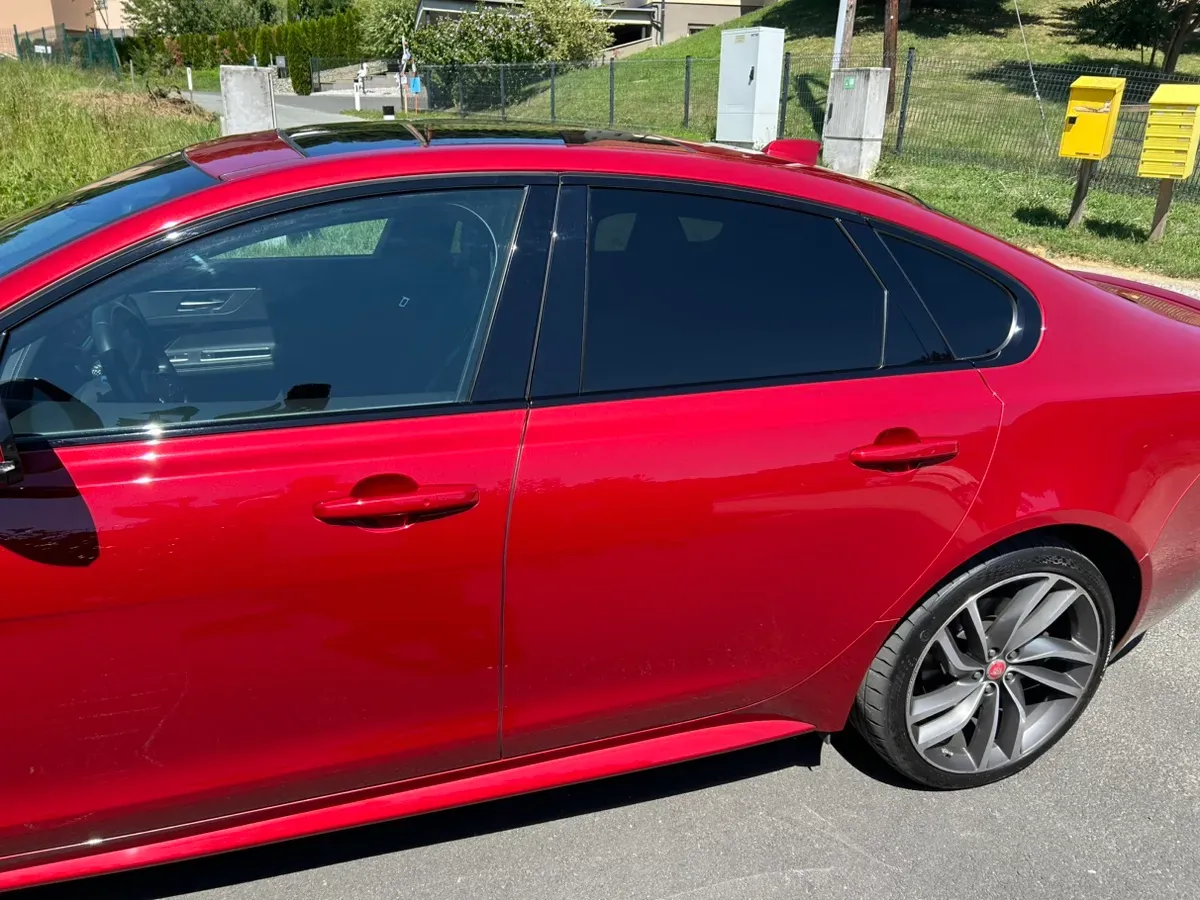 Jaguar Xf 2017 photo 3