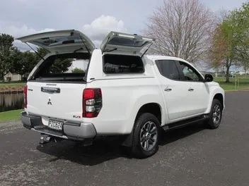 Mitsubishi Triton 2023 photo 3