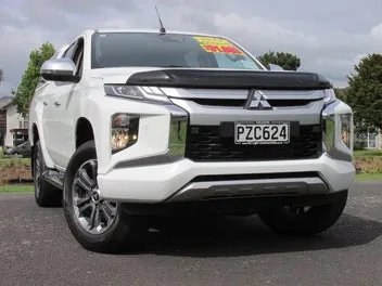 Mitsubishi Triton 2023 photo 2