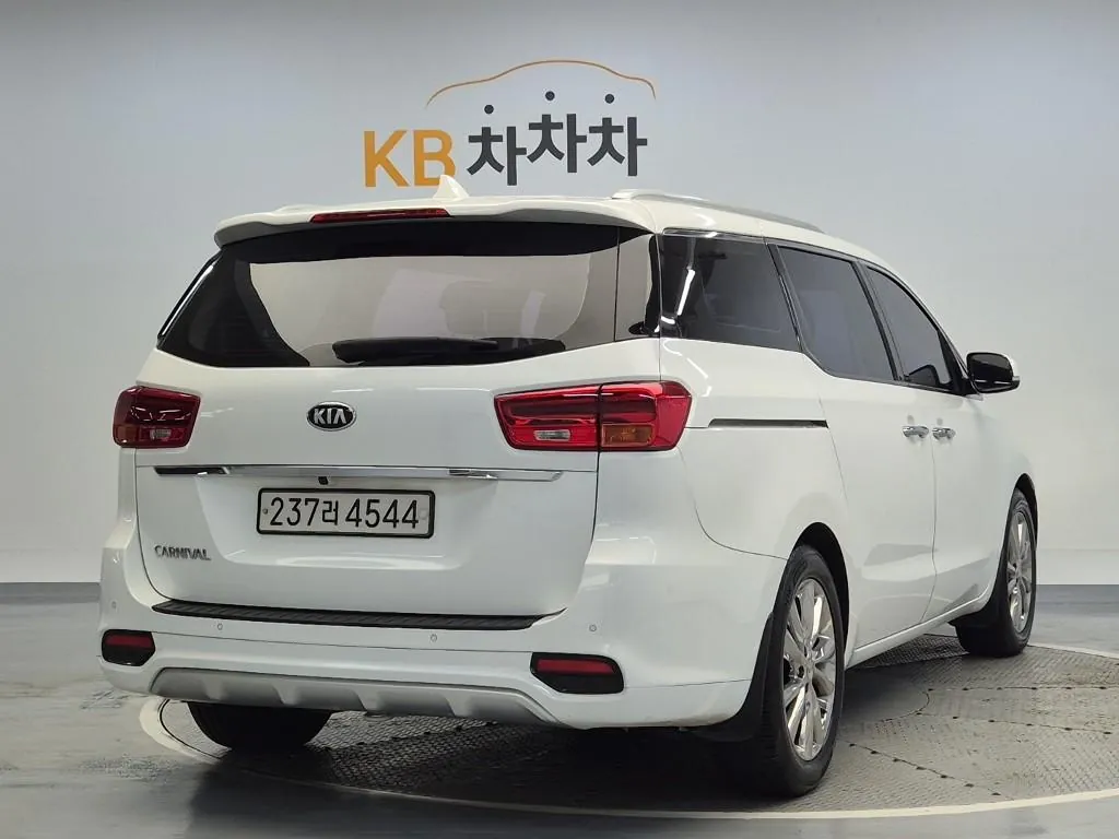 Kia Carnival 2019 photo 3