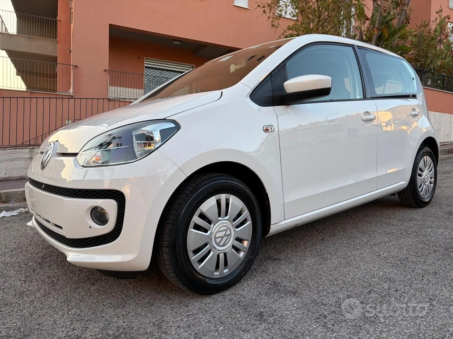 Volkswagen Up 2014 photo 5