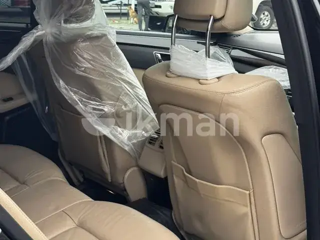 Mercedes-Benz E200 2012 photo 2