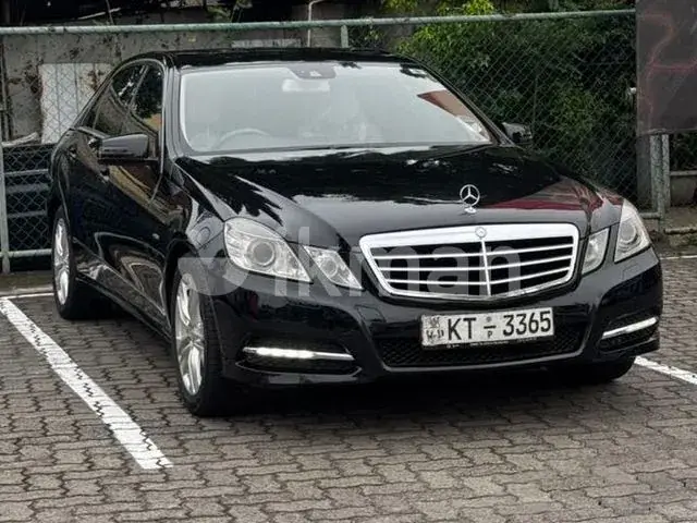 Mercedes-Benz E200