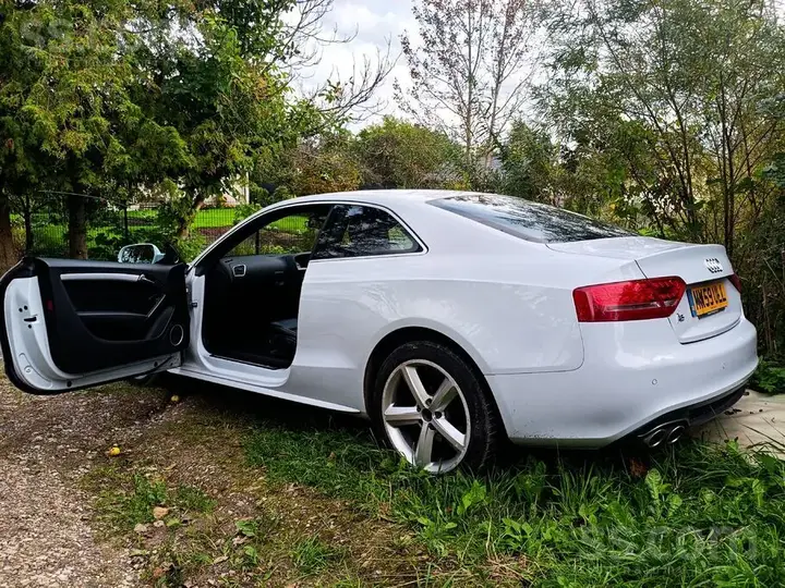 Audi A5 2010 photo 3