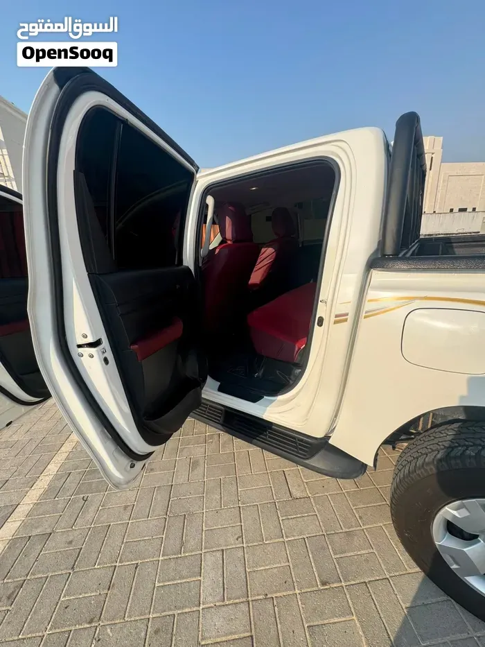 Toyota Hilux 2025 photo 3
