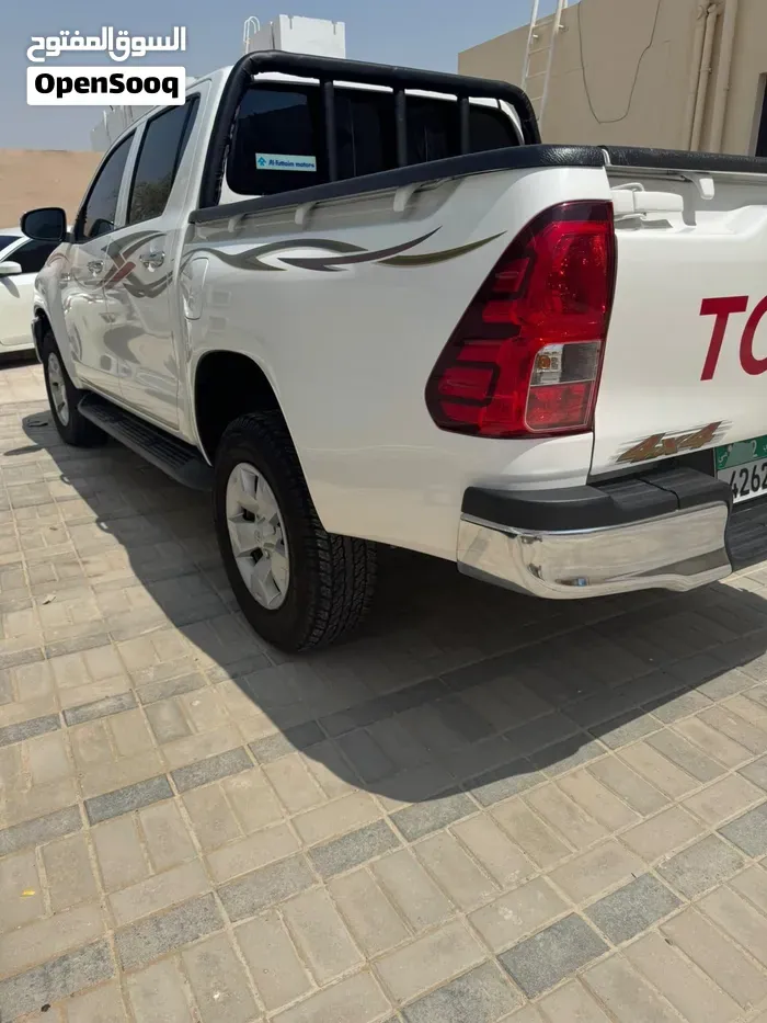 Toyota Hilux 2025 photo 4