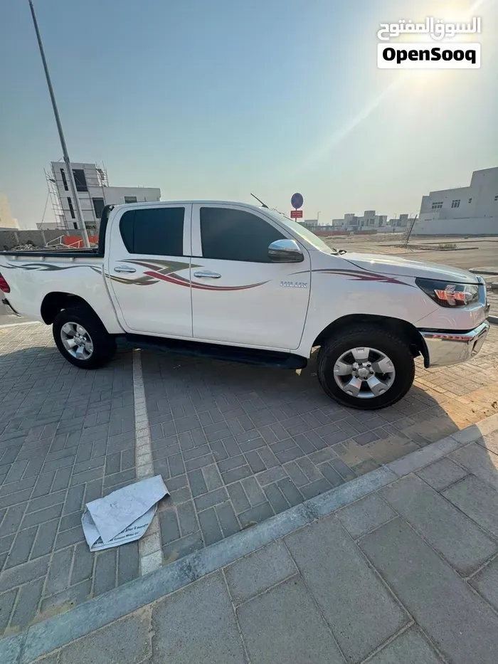 Toyota Hilux 2025 photo 2