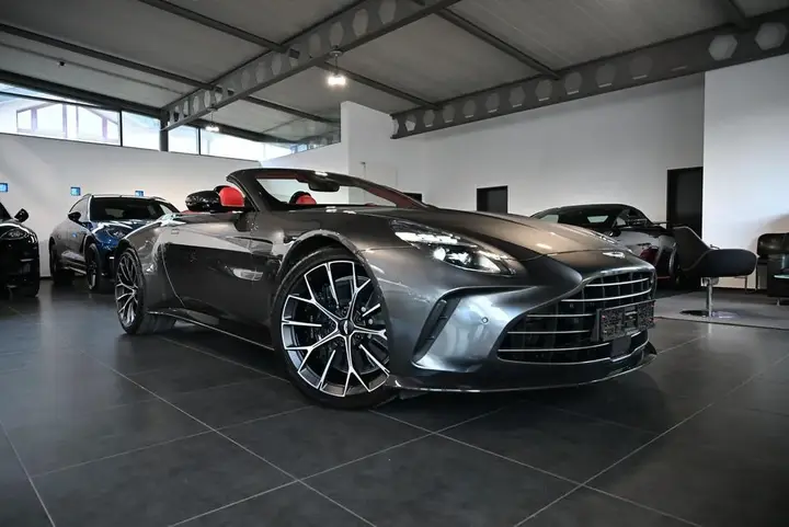Aston Martin V8 Vantage Roadster