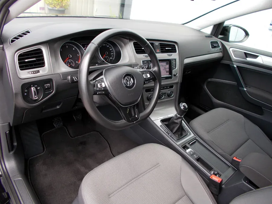 Volkswagen Golf 2018 photo 2
