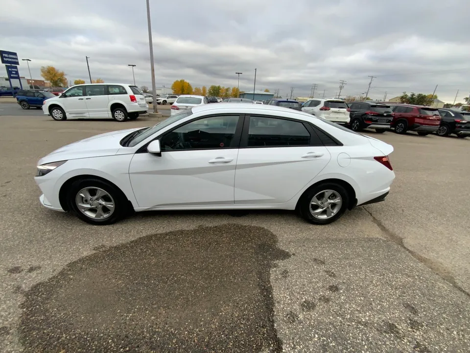 Hyundai Elantra 2023 photo 4