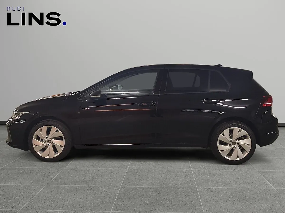 Volkswagen Golf 2026 photo 2