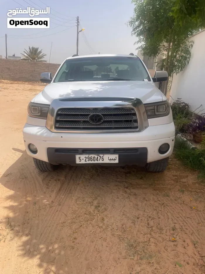 Toyota Tundra 2010 photo 2