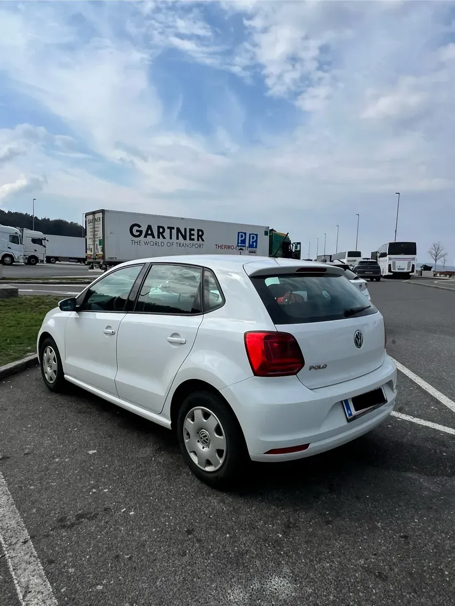 Volkswagen Polo 2016 photo 2