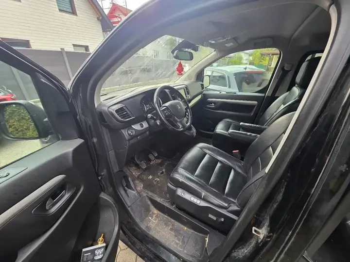 Peugeot Traveller 2017 photo 2