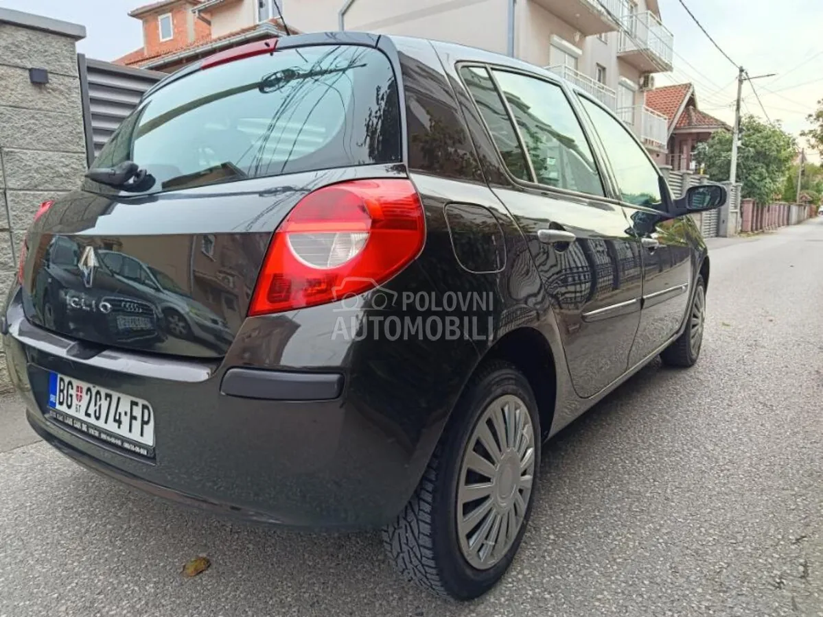 Renault Clio 2007 photo 2