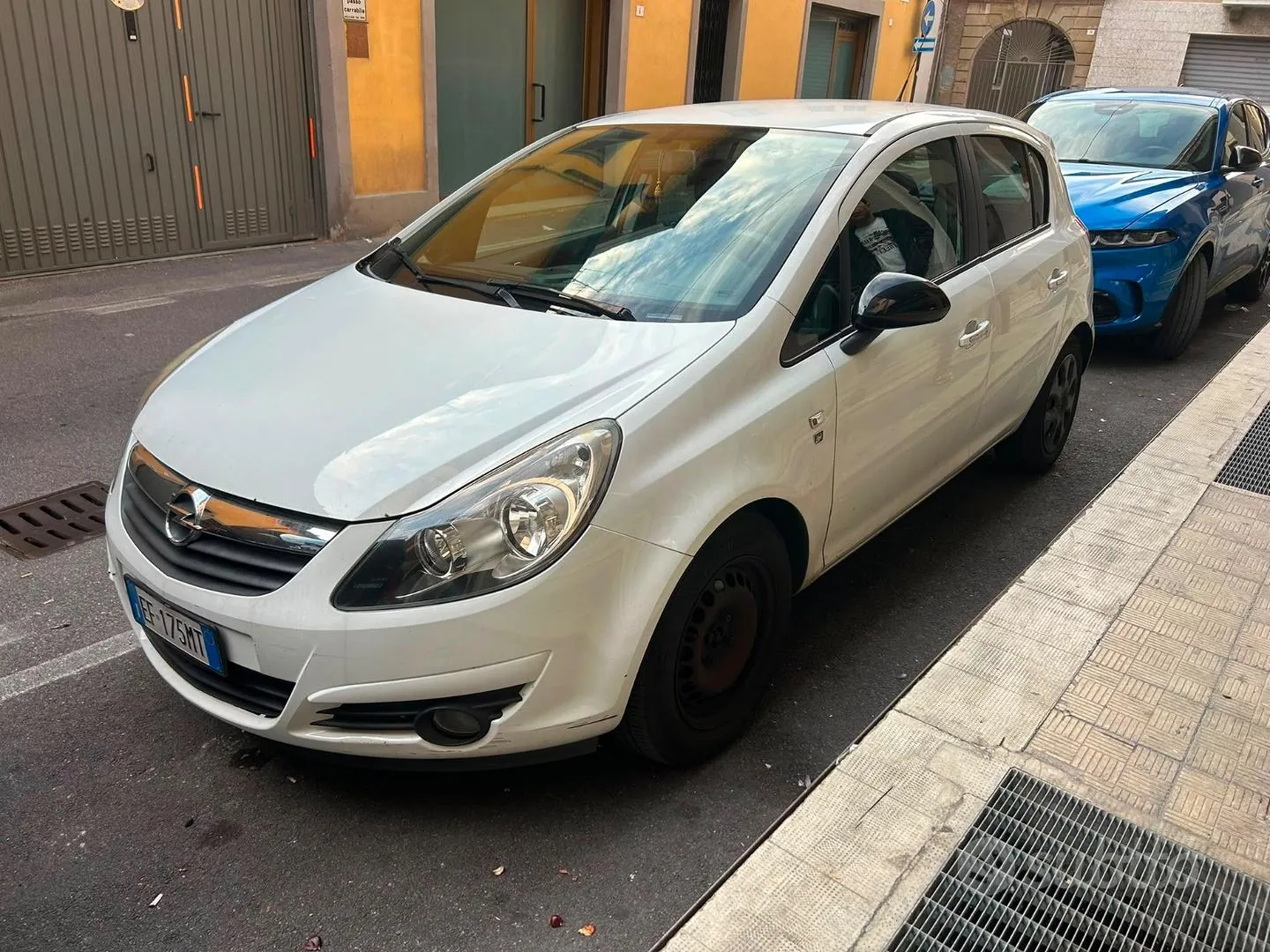 Opel Corsa 2010 photo 2