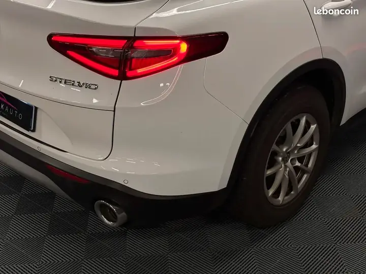 Alfa Romeo Stelvio 2017 photo 5