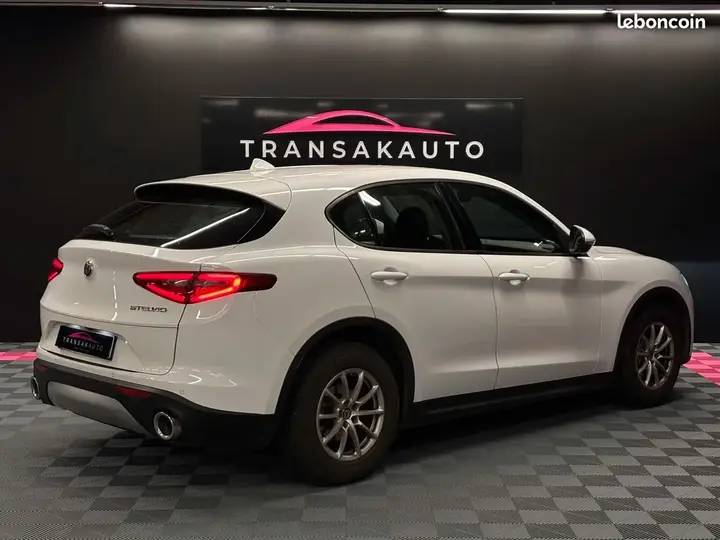 Alfa Romeo Stelvio 2017 photo 4