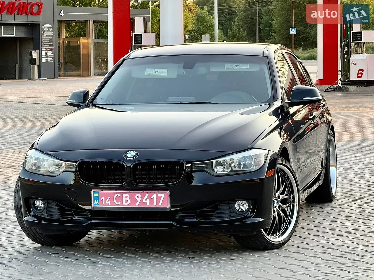 BMW 3 Series 2013 photo 2