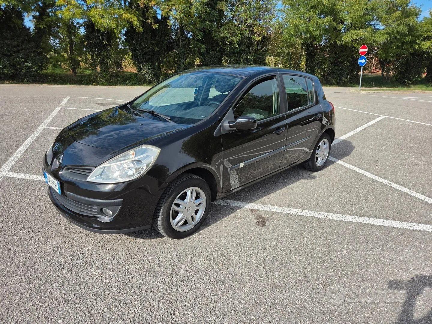 Renault Clio 2009 photo 2