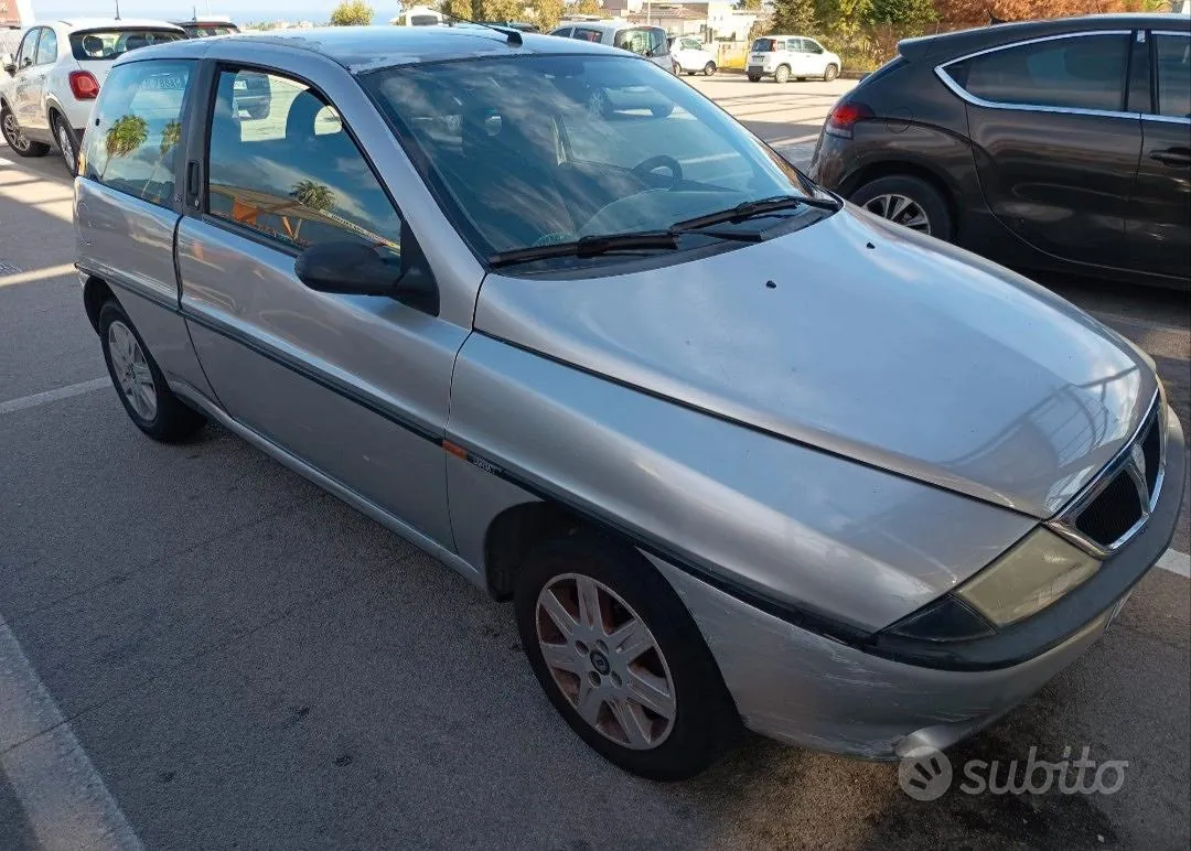 Lancia Ypsilon 1999 photo 2