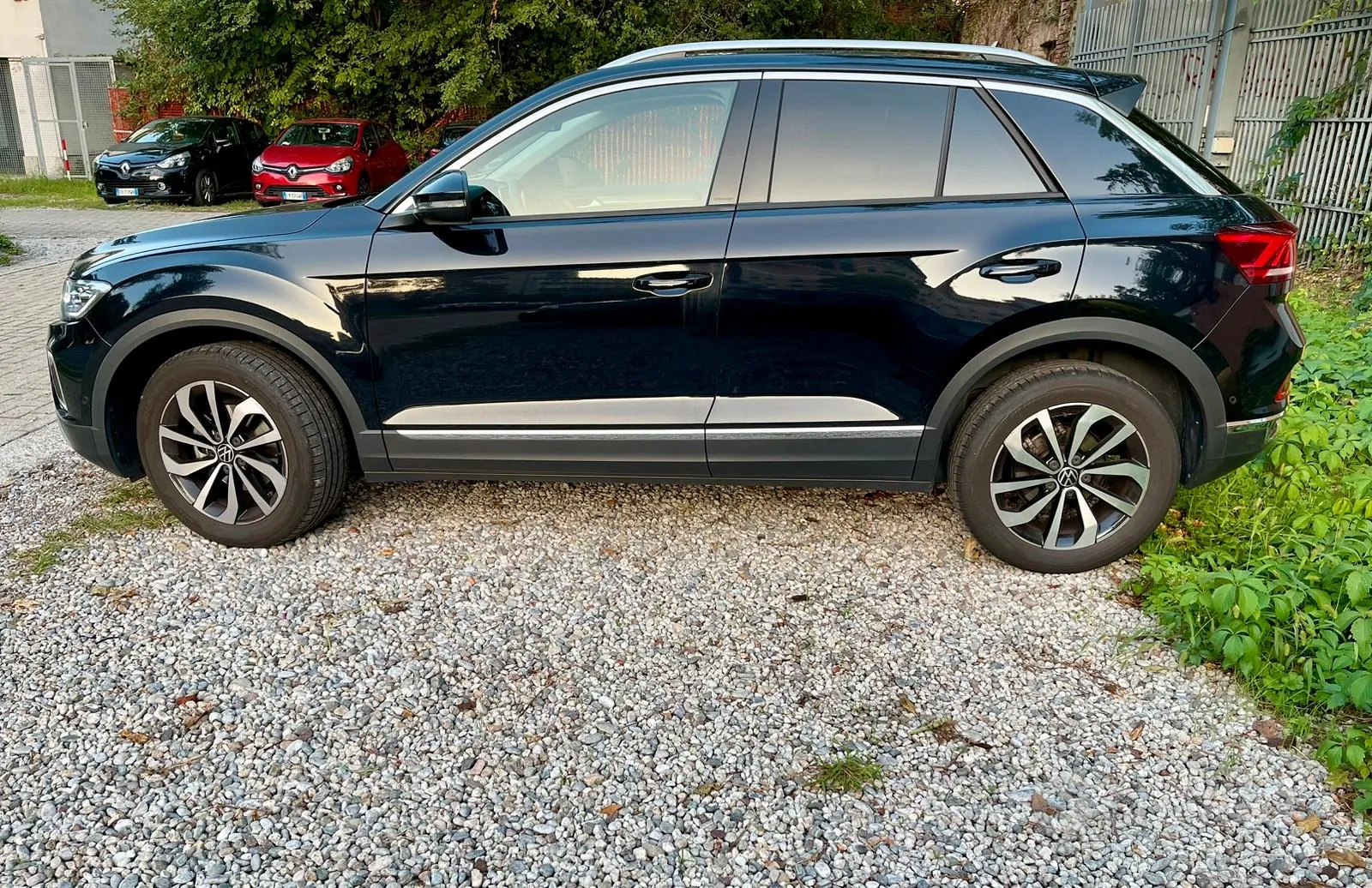 Volkswagen T-Roc 2023 photo 3