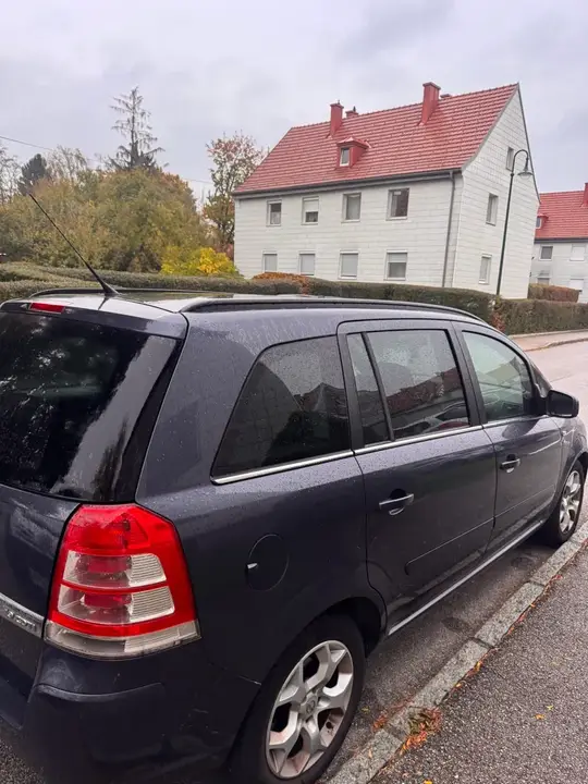 Opel Zafira 2010 photo 3